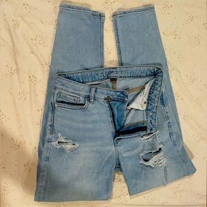 American Eagle High Rise Ripped Cross-Over Mom Jeans Size 4 Long
